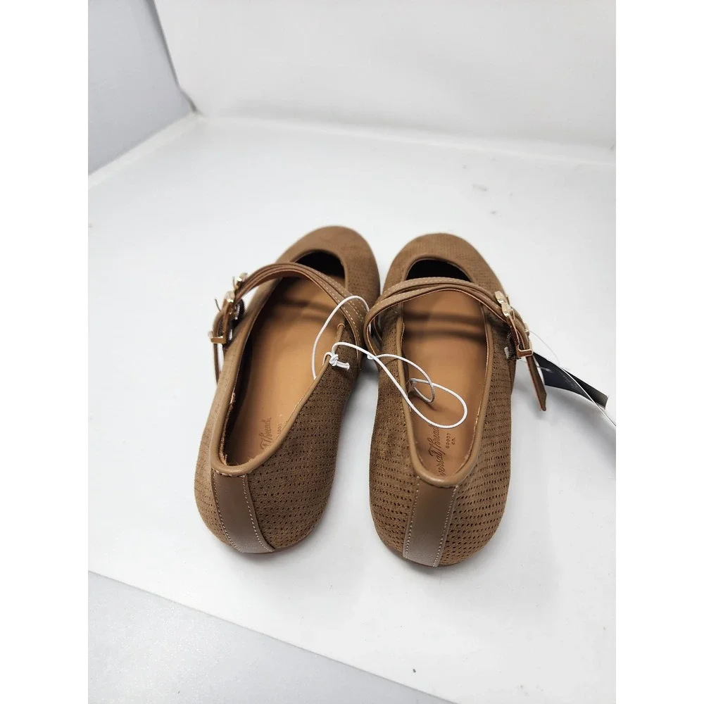 Universal Thread Womens Perforated Mary Jane Flats Tan Faux Suede Casual Size 6